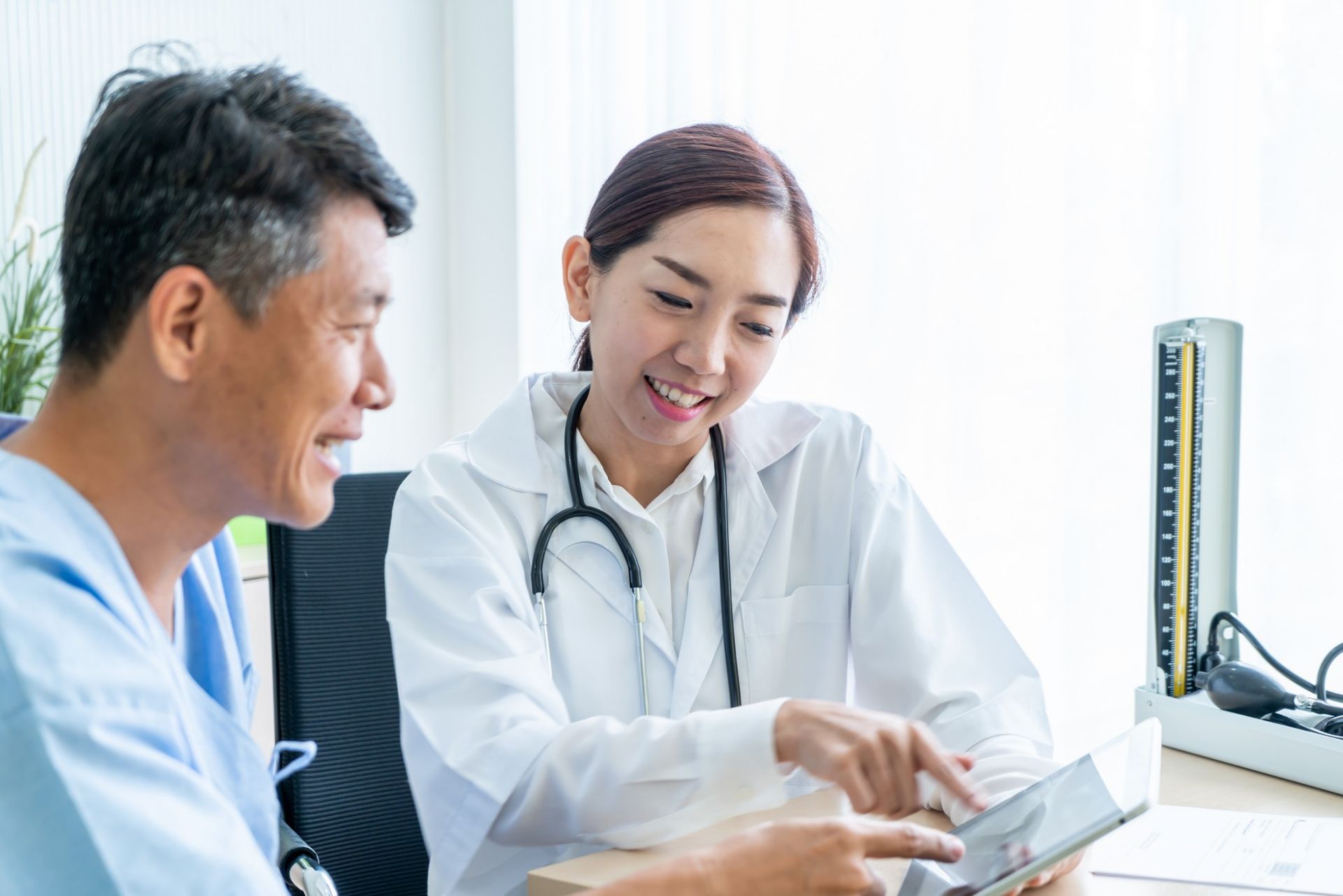 親友需要糖尿病治療嗎？教你如何選擇看護申請費用！